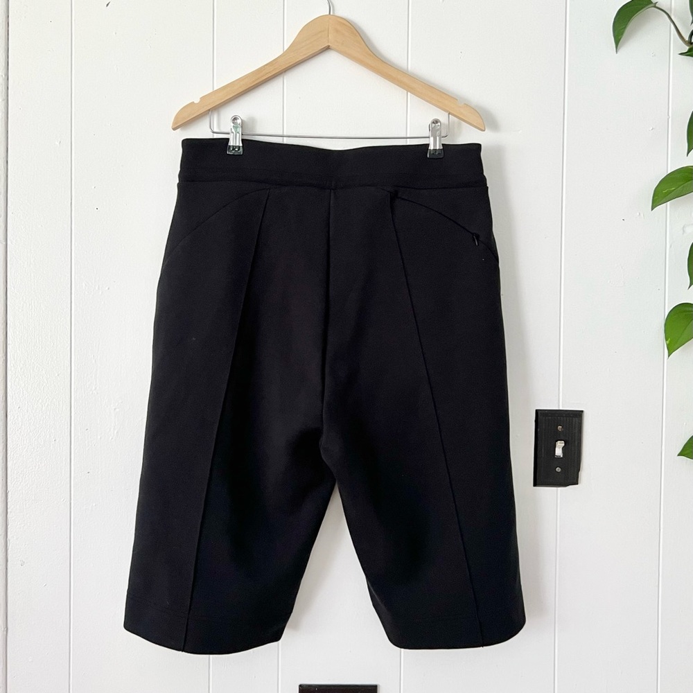 GSTQ Pleated Long Short Size Large New with Tags - Picture 3 of 7